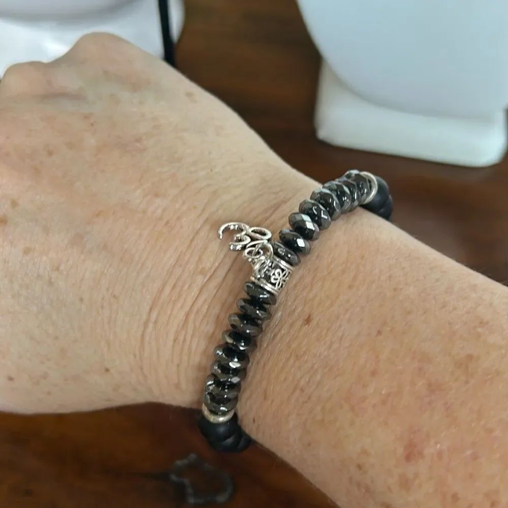 Fashion Jewelry Elastic beaded with silver pendant bracelet NWT